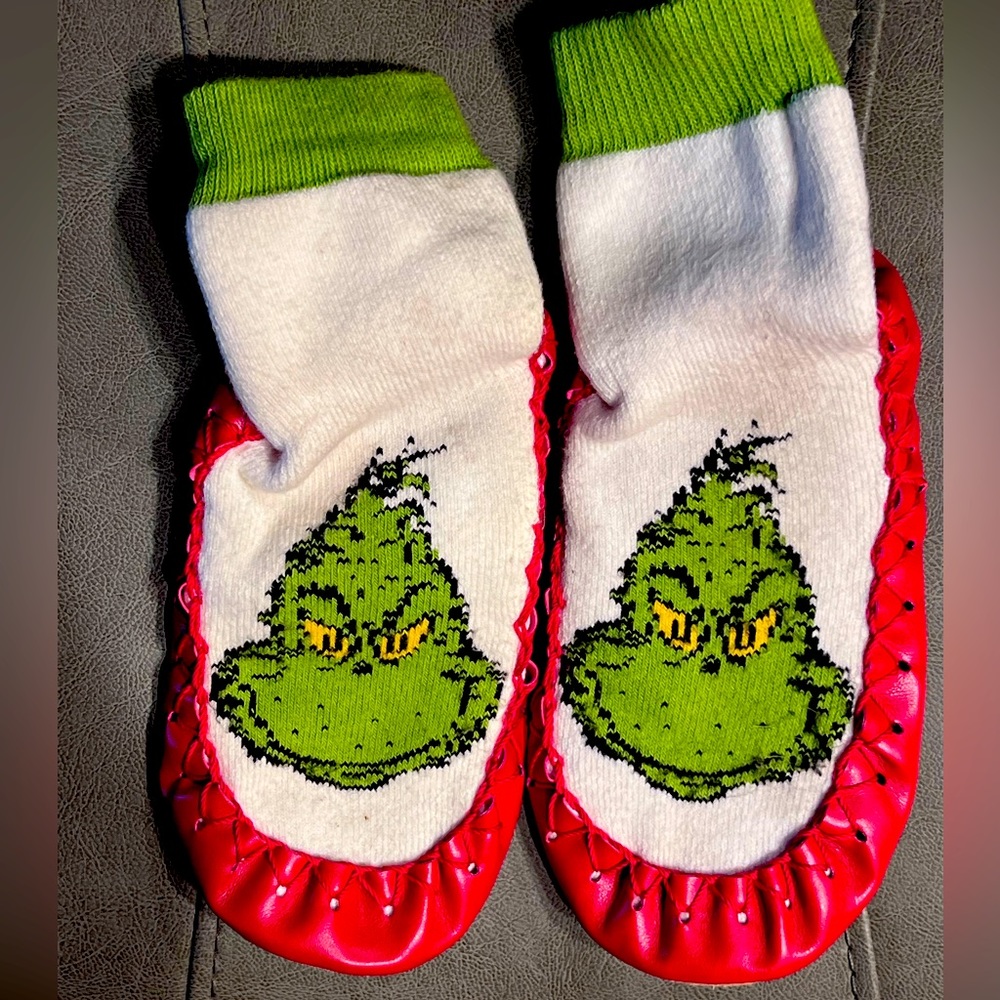 Hanna Andersson Grinch Slippers size 10/12